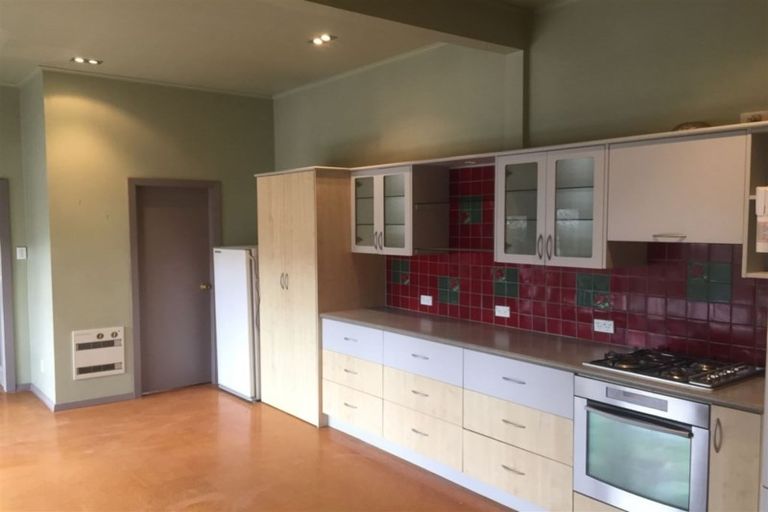 Photo of property in 17 Saint Andrews Square, Strowan, Christchurch, 8052