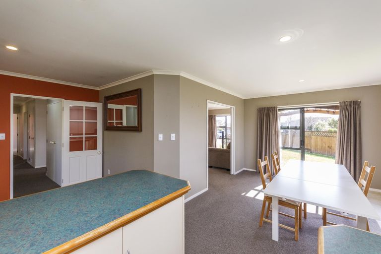 Photo of property in 23 Greenwood Place, Fitzherbert, Palmerston North, 4410