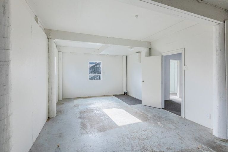 Photo of property in 1/1316 Jubilee Street, Mayfair, Hastings, 4122