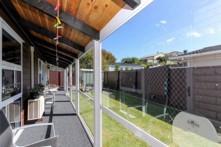 Photo of property in 2/2 Tiverton Crescent, Whalers Gate, New Plymouth, 4310