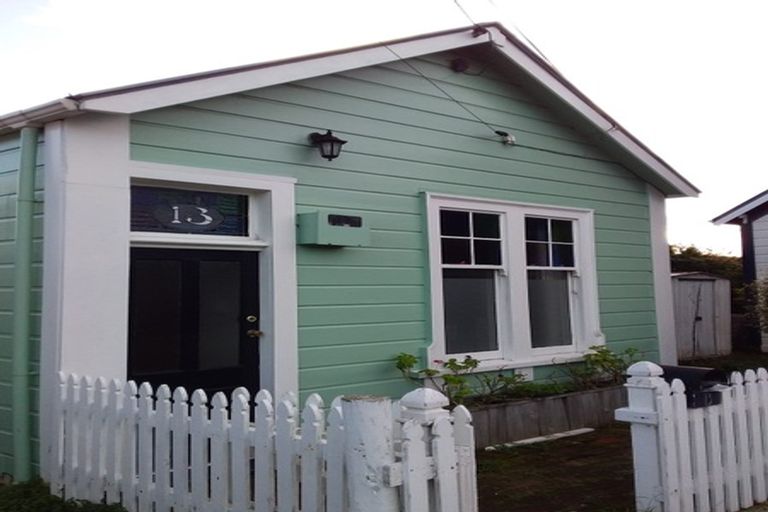 Photo of property in 13 Herald Terrace, Berhampore, Wellington, 6023