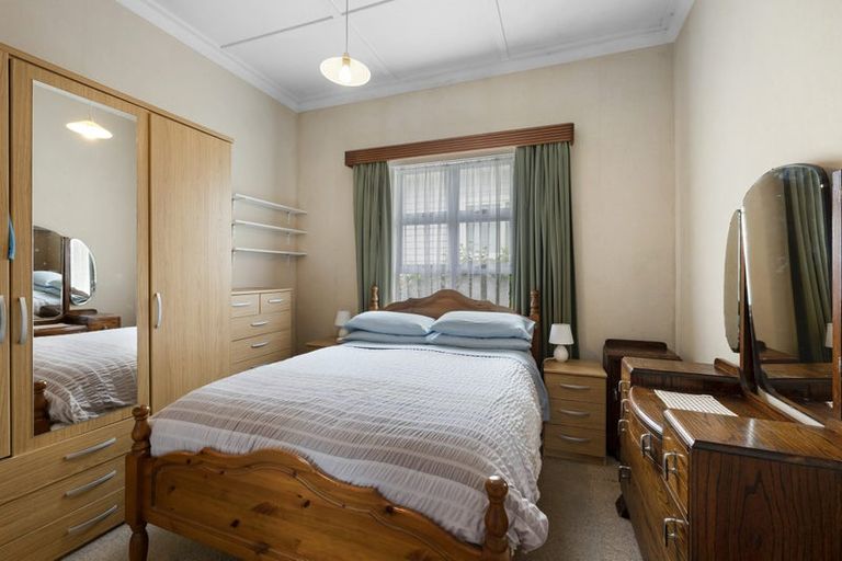 Photo of property in 62 Record Street, Fitzroy, New Plymouth, 4312