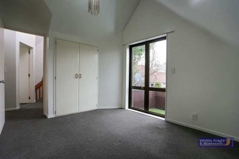 Photo of property in 2/4 Montana Avenue, Ilam, Christchurch, 8041