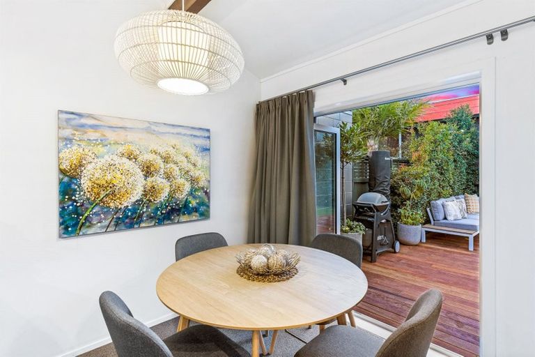 Photo of property in 2/40 James Evans Drive, Northcote, Auckland, 0627