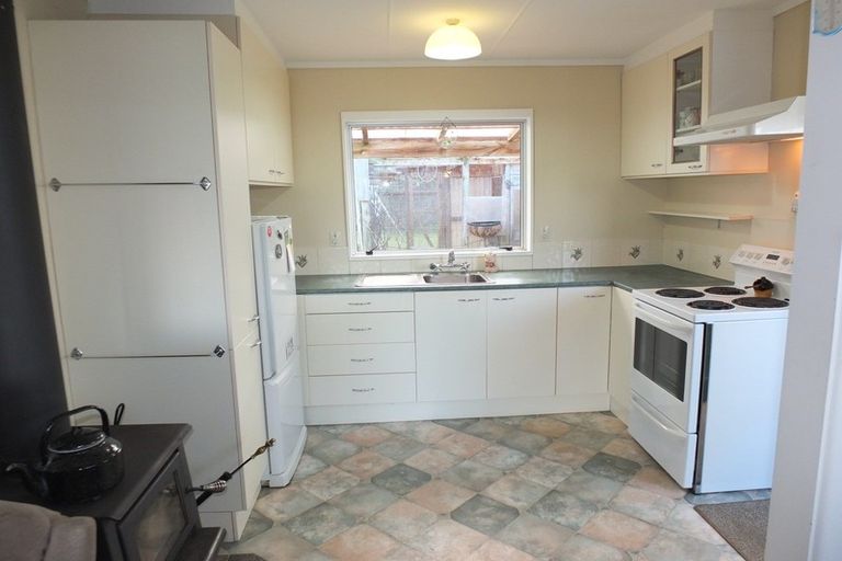 Photo of property in 27 Hennessy Street East, Foxton Beach, Foxton, 4815