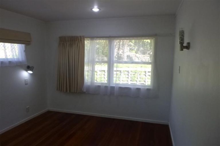 Photo of property in 21 Lake Road, Northcote, Auckland, 0627