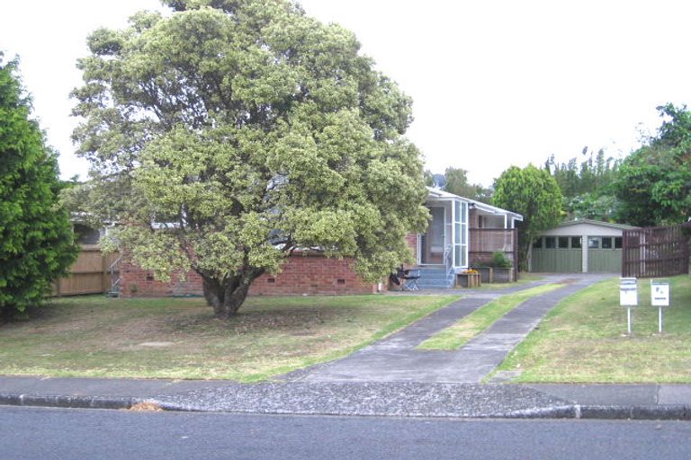 Photo of property in 1/7 Evelyn Place, Hillcrest, Auckland, 0627