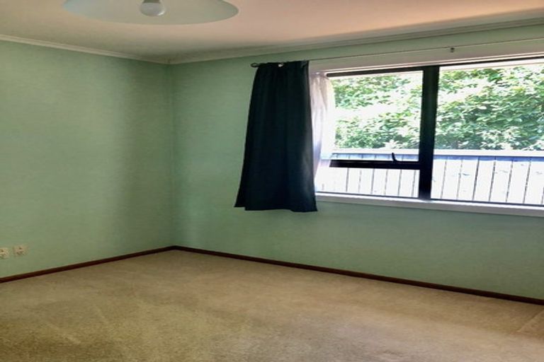 Photo of property in 215 Birkdale Road, Birkdale, Auckland, 0626