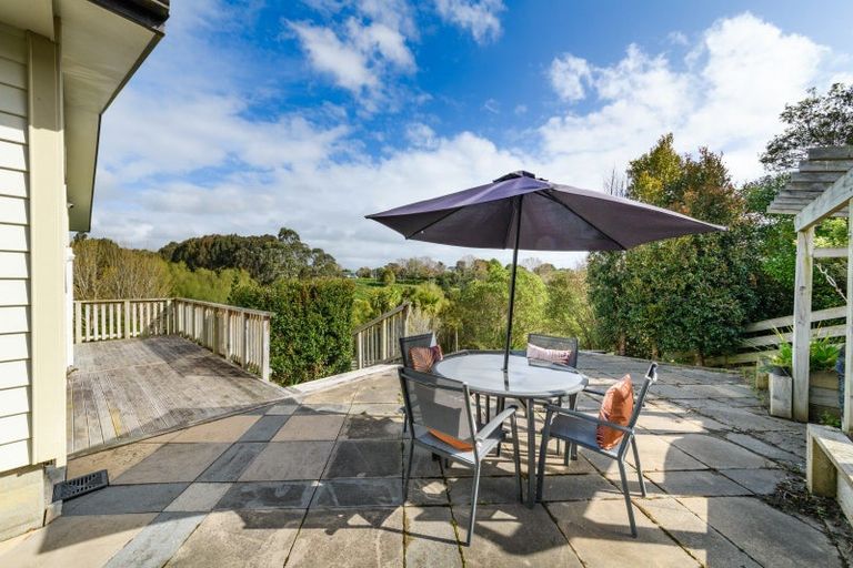 Photo of property in 34 Ruapehu Drive, Fitzherbert, Palmerston North, 4410