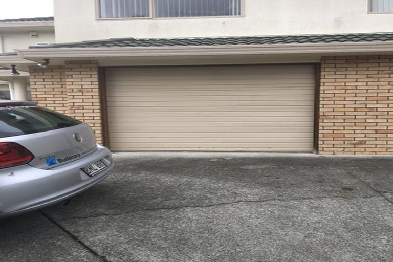 Photo of property in 35 Calypso Way, Unsworth Heights, Auckland, 0632