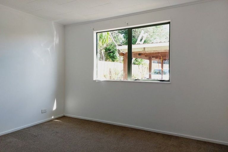 Photo of property in 1/23 Landow Place, Henderson, Auckland, 0612