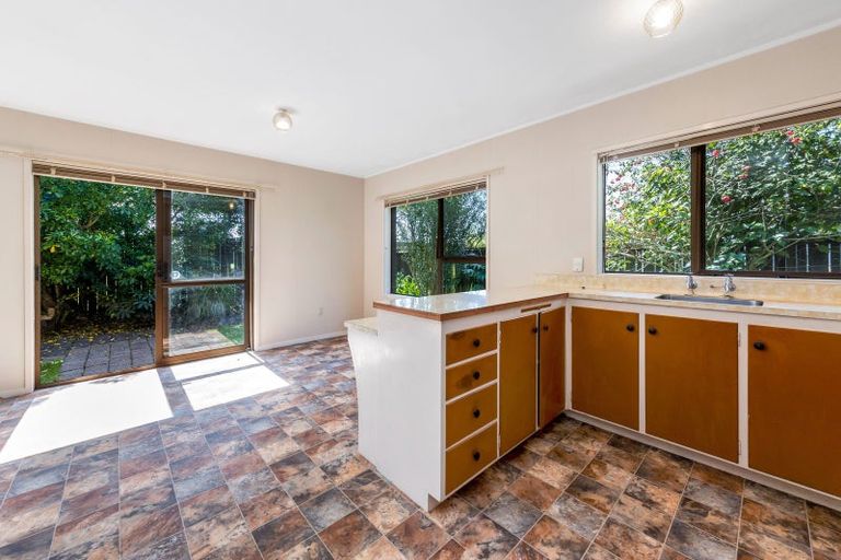 Photo of property in 2/35 Ti Nana Crescent, Henderson, Auckland, 0610