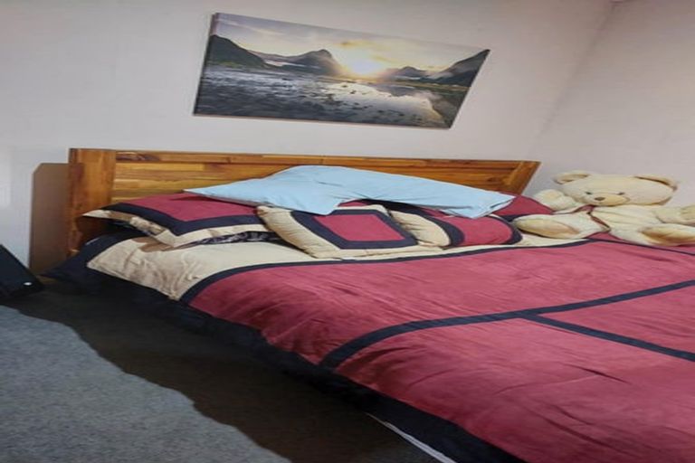 Photo of property in 32a Cutler Street, New Lynn, Auckland, 0600