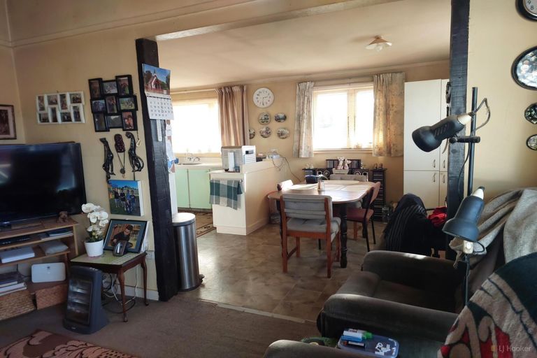 Photo of property in 5 Edward Street, Waimate, 7924