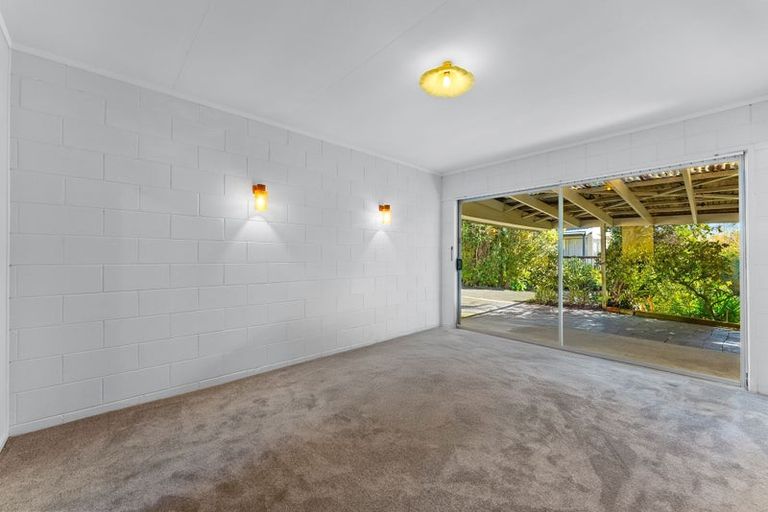 Photo of property in 2/3 Holt Avenue, Torbay, Auckland, 0630