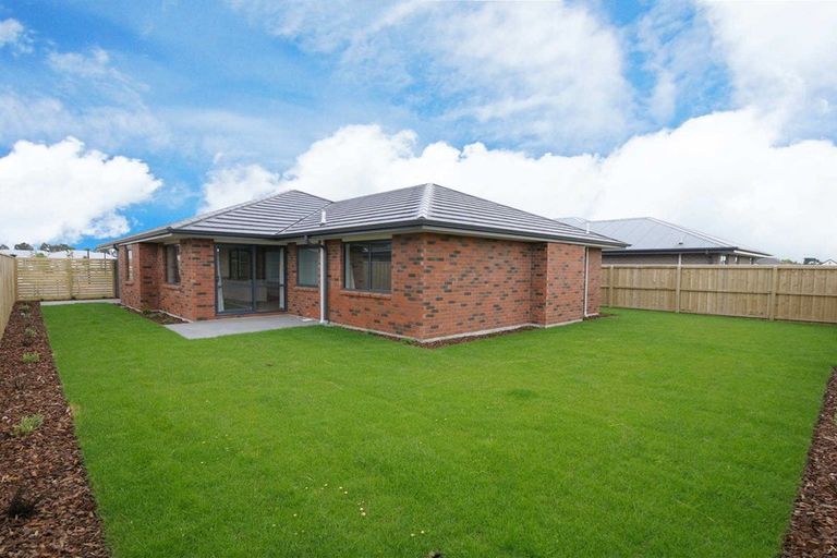 Photo of property in 66 Shillingford Boulevard, Rolleston, 7615