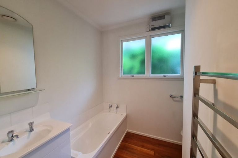 Photo of property in 2/94 Glandovey Road, Fendalton, Christchurch, 8052