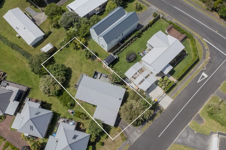 Photo of property in 102 The Grove, Onemana, Whangamata, 3691