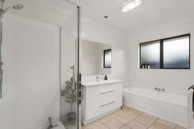 Photo of property in 7 Applecross Lane, Harewood, Christchurch, 8051