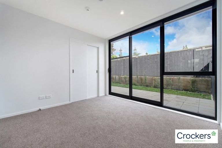 Photo of property in 1/2 Treasure Lane, Te Atatu South, Auckland, 0610