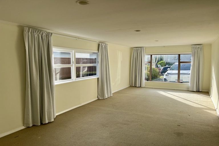 Photo of property in 6 Barberry Grove, Maungaraki, Lower Hutt, 5010