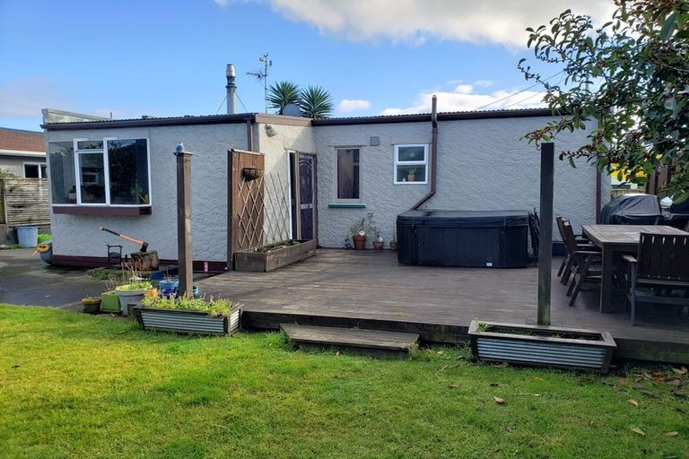 Photo of property in 18 Princes Street, Fitzroy, New Plymouth, 4312