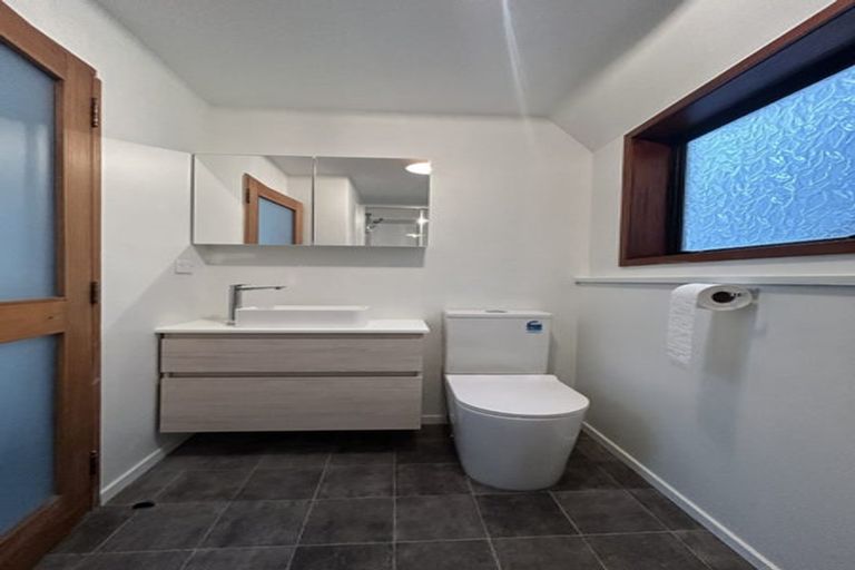 Photo of property in 24 Tanera Crescent, Brooklyn, Wellington, 6021