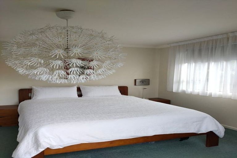 Photo of property in 295 Main Road, Tawa, Wellington, 5028