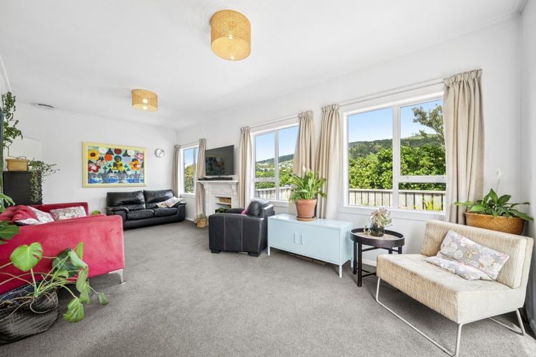 Photo of property in 19 Handyside Street, Tawa, Wellington, 5028