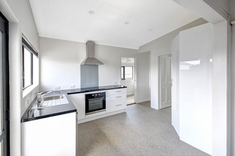 Photo of property in 4 Cross Street, Milton, 9220