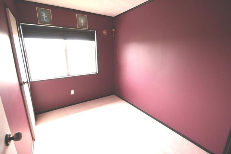 Photo of property in 20 Styca Place, Sunnyvale, Auckland, 0612