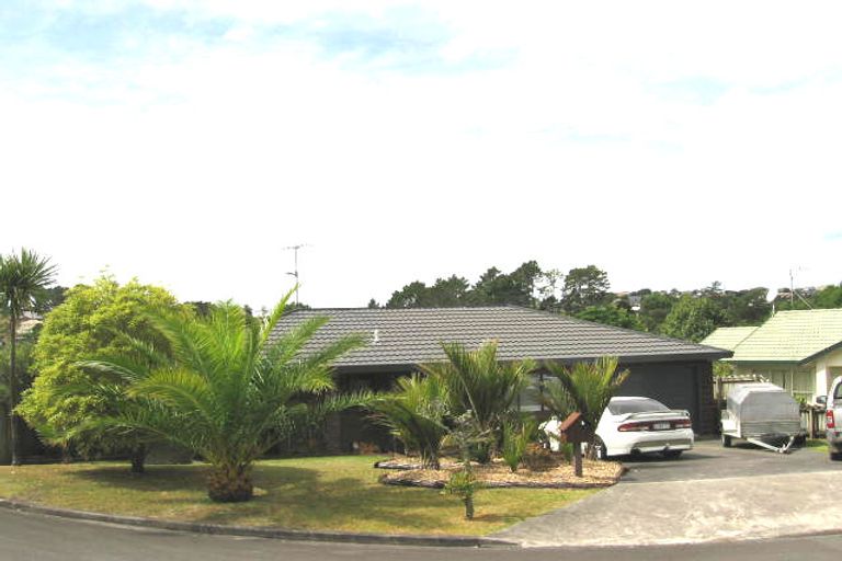 Photo of property in 8 Owl Court, Unsworth Heights, Auckland, 0632