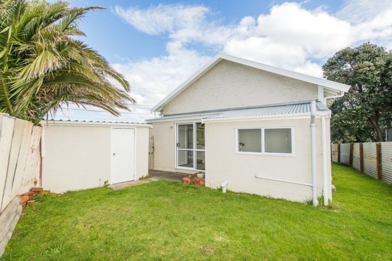 Photo of property in 20 Bryce Street, Castlecliff, Whanganui, 4501
