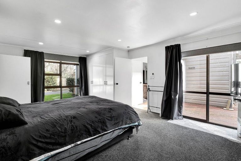 Photo of property in 92 Heta Road, Highlands Park, New Plymouth, 4312