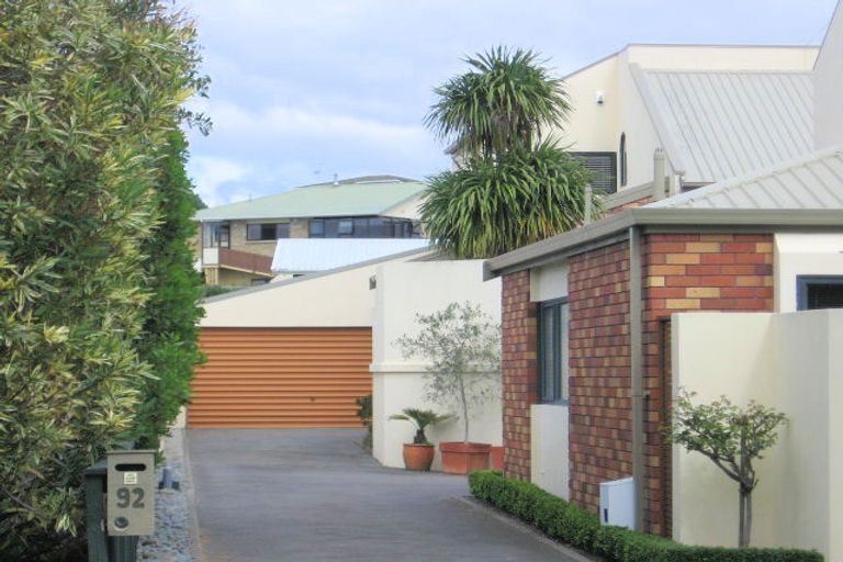 Photo of property in 2/92 Muricata Avenue, Mount Maunganui, 3116