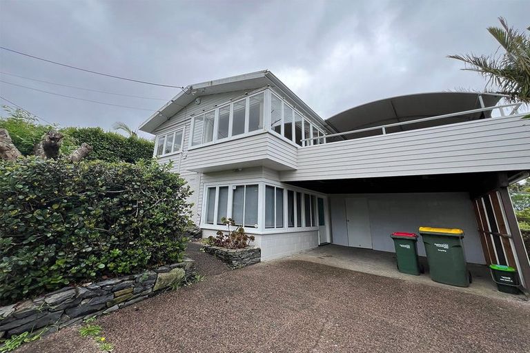 Photo of property in 15 Montana Avenue, Murrays Bay, Auckland, 0630