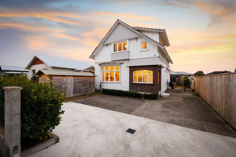 Photo of property in 103 Featherston Street, Takaro, Palmerston North, 4412