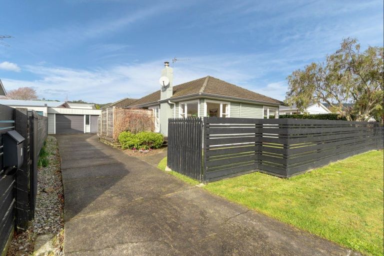 Photo of property in 10 Matuku Street, Heretaunga, Upper Hutt, 5018