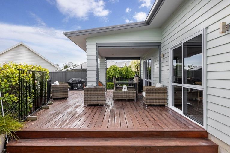 Photo of property in 14 Karoola Place, Havelock North, 4130