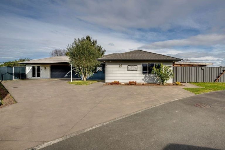 Photo of property in 28 Mcnaughton Place, Onekawa, Napier, 4110