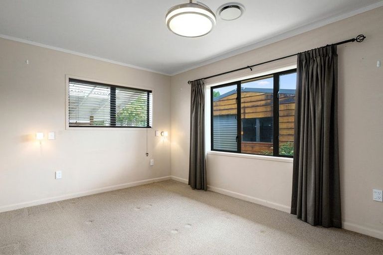 Photo of property in 17 Vogel Street, Cambridge, 3434