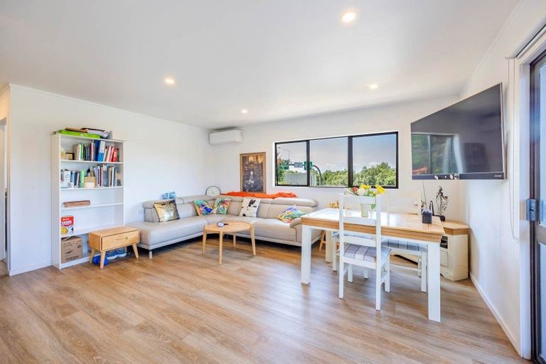 Photo of property in 5 Sylvan Avenue, Northcote, Auckland, 0627