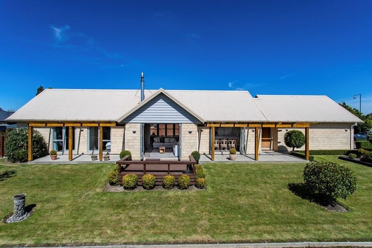 Photo of property in 2 Stonebridge Lane, Oxford, 7430