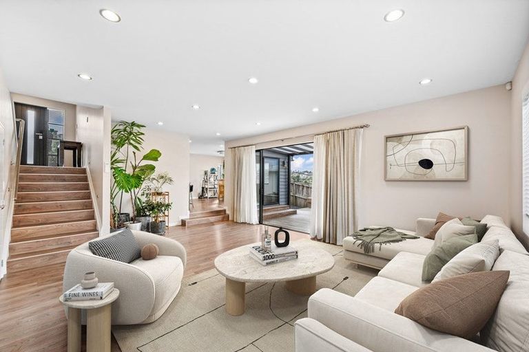 Photo of property in 11 Matisse Drive, West Harbour, Auckland, 0618