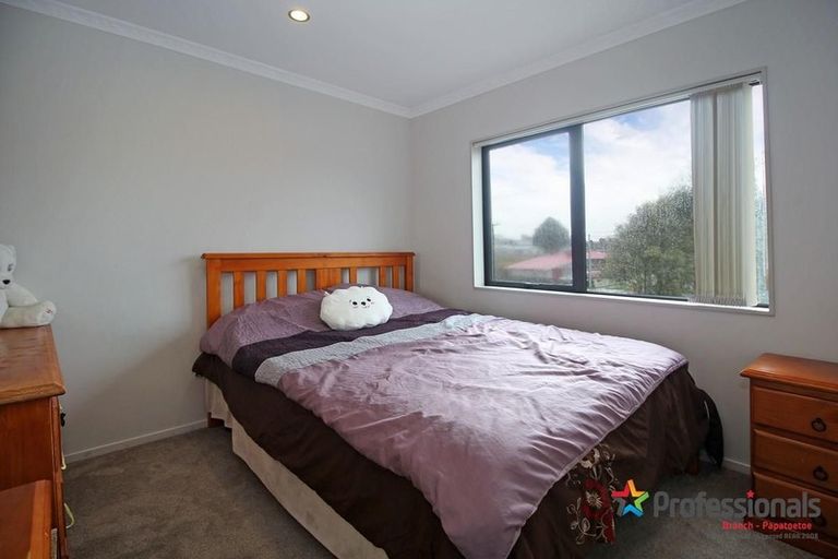 Photo of property in 16 Earlsworth Road, Mangere East, Auckland, 2024