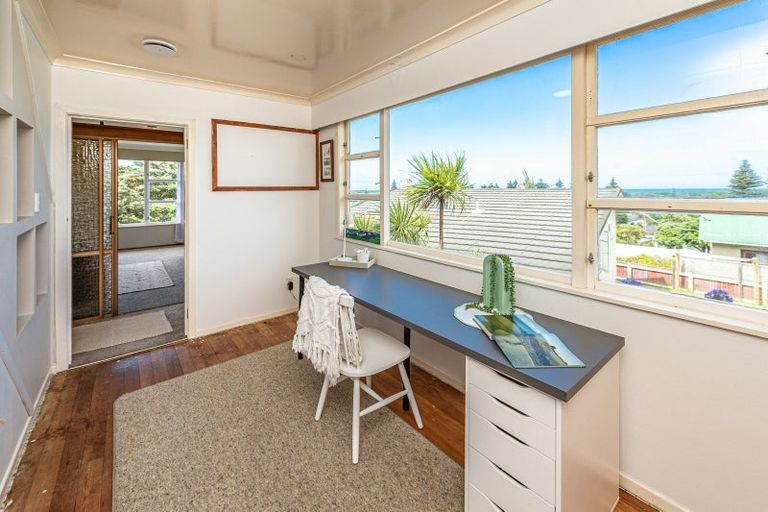 Photo of property in 9a Karewa Street, Castlecliff, Whanganui, 4501