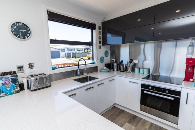 Photo of property in 24 Taieri Crescent, Kelson, Lower Hutt, 5010