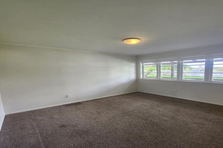 Photo of property in 18 School Road, Riverhead, 0820