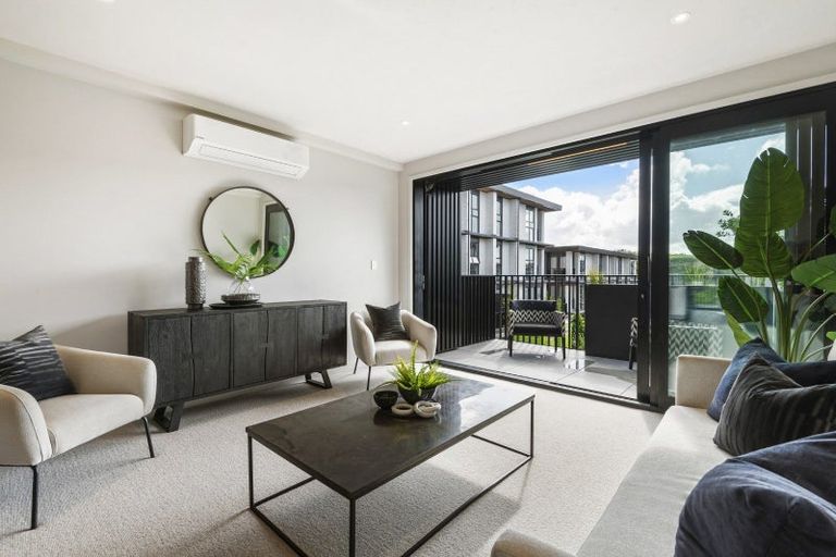 Photo of property in 7a Windlass Street, Long Bay, Auckland, 0630