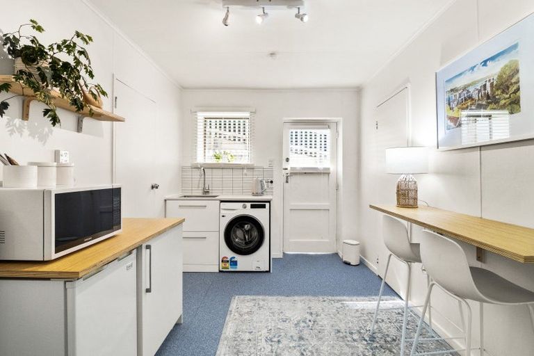 Photo of property in 46 Adderley Terrace, Ravensbourne, Dunedin, 9022